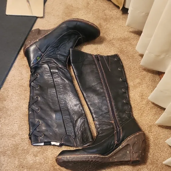 El Naturalista Ambar Leather Side Zip Wedge Tall Boots