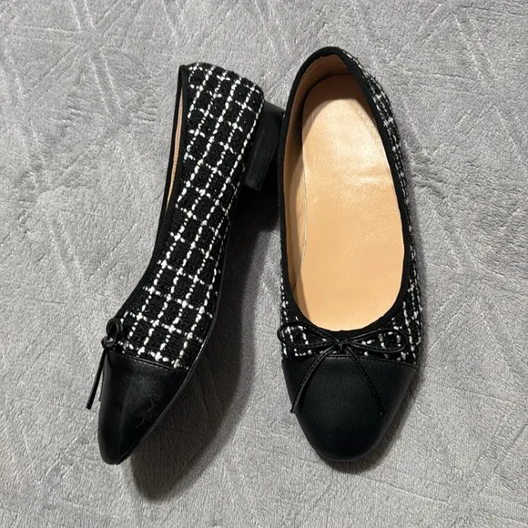 Elegant Black and White Two-Tone Tweed Ballet Women's Flats
