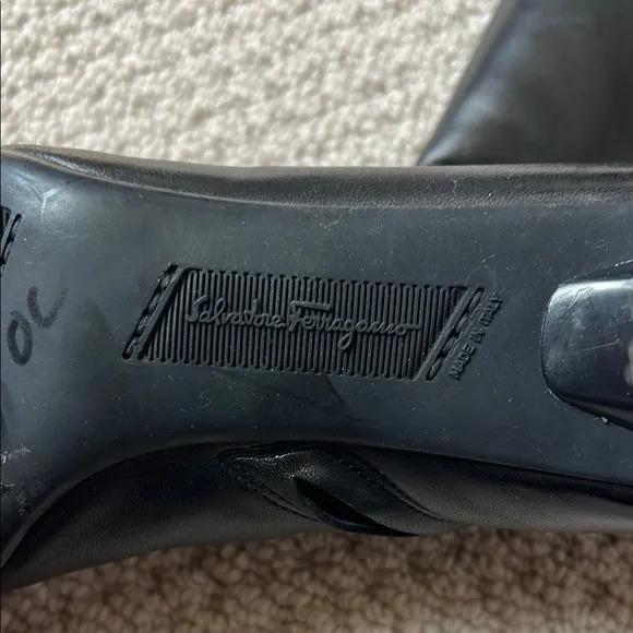 Elegant Black Leather Salvatore Ferragamo booties