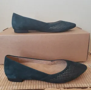 Elegant Green Women's Flats