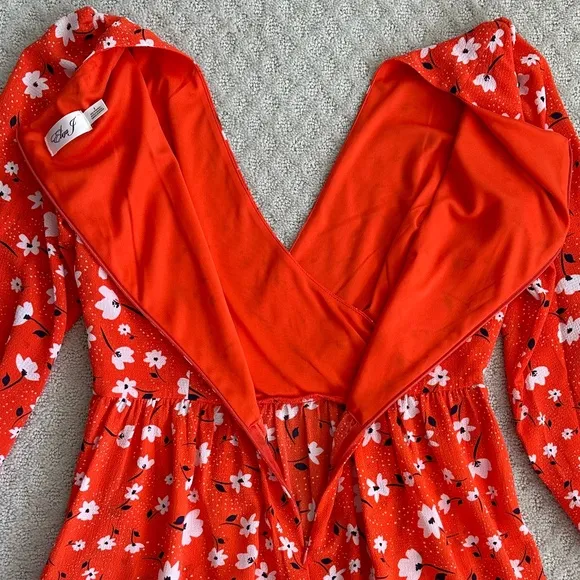 Eliza J Floral V-Neck Fit &amp; Flare Dress Orange/Navy/White Size 8 NWT