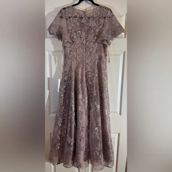 Embroidered High Neck Cap Sleeve A Line GownMac Duggal NWT