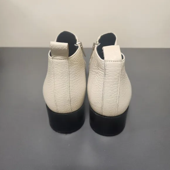 Everlane The Boss Cream Bone Boots Booties Pebbled Leather Size 8.5