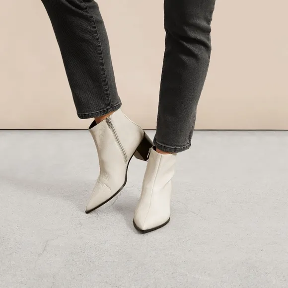 Everlane The Boss Cream Bone Boots Booties Pebbled Leather Size 8.5