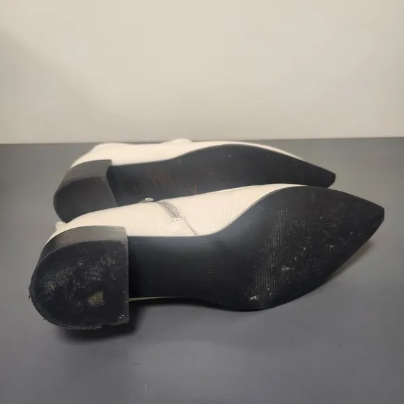 Everlane The Boss Cream Bone Boots Booties Pebbled Leather Size 8.5
