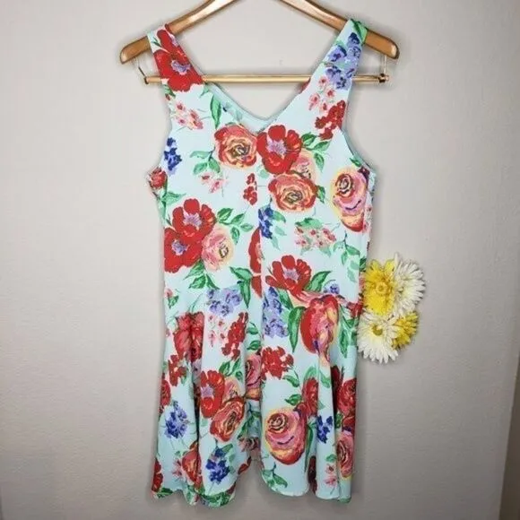 Everly sleeveless floral dress size Small
