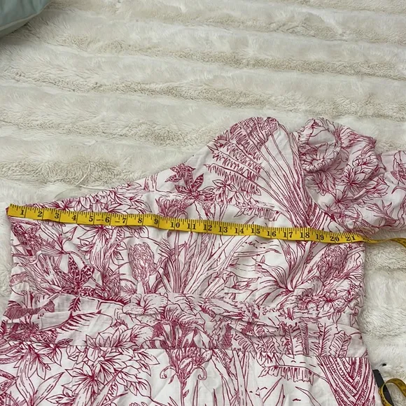 EXPRESS Printed One Shoulder Puff SleeveMIDI Dress xl