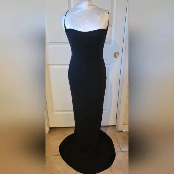 FERNANDO WONG BLACK FORMAL GOWN  (sz med)