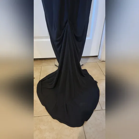 FERNANDO WONG BLACK FORMAL GOWN  (sz med)