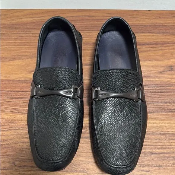 Ferragamo Mens’ Gancio Black Pebbled Leather Driving Shoes. Size 11EE