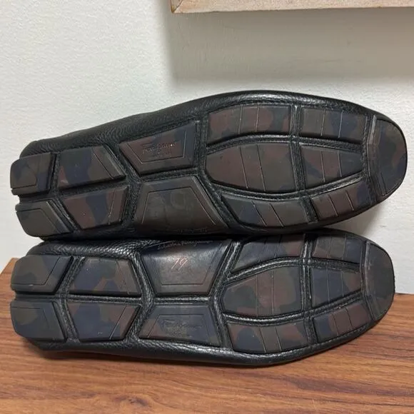 Ferragamo Mens’ Gancio Black Pebbled Leather Driving Shoes. Size 11EE