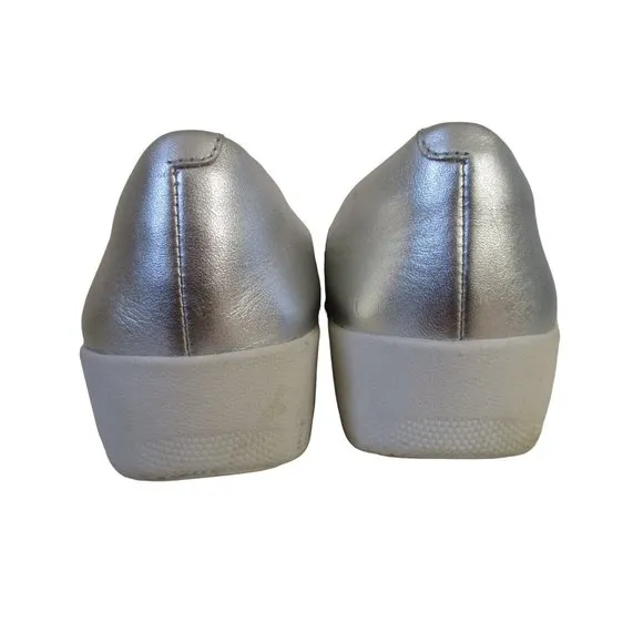 FitFlop Metallic Silver Leather Round Toe Flats