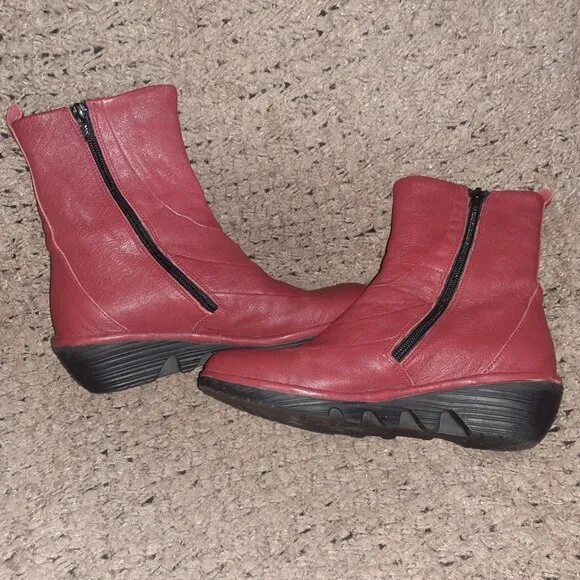 FLY LONDON-Pilz-Red Leather Wedge Booties-Side Zip-Sz 38-Excellent