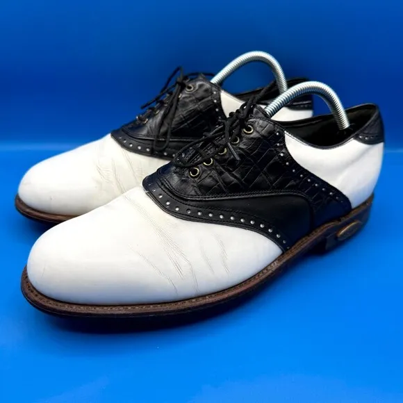 Footjoy Classic Golf Shoes Mens US 10 D White Black Leather Studded Round Toe