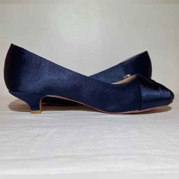 Formal Satin Closed Toe Kitten Heel with Rhinestones Navy Size 9.5