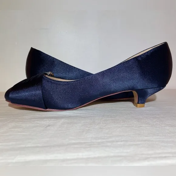 Formal Satin Closed Toe Kitten Heel with Rhinestones Navy Size 9.5