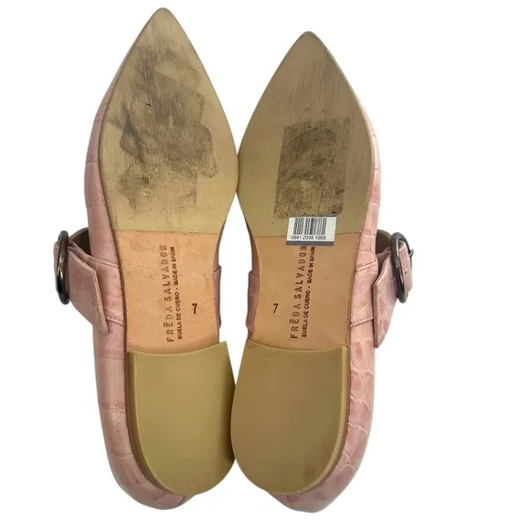 Freda Salvador Ivy Mary Jane Flats Pointed Toe Embossed Leather Pink Croc Sz 7