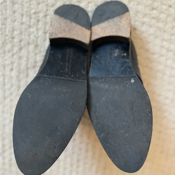 Freda Salvador Keen Mules