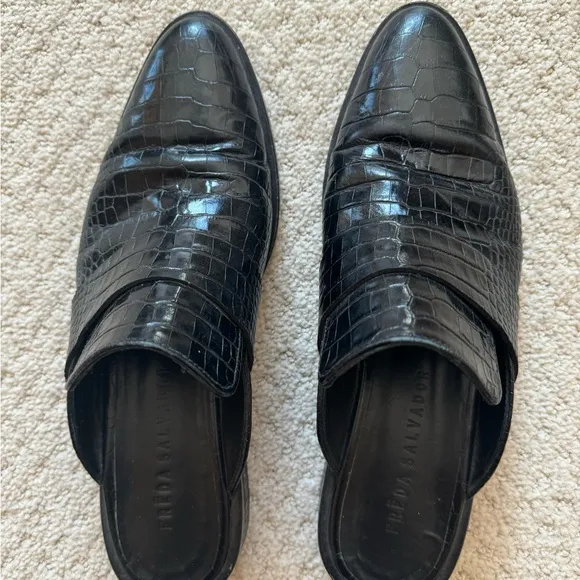 Freda Salvador Keen Mules