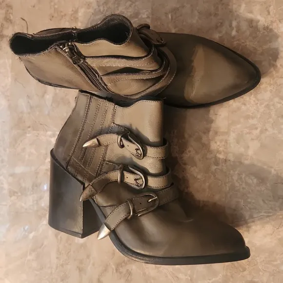 FREE PEOPLE BASKE CALIFORNIA ROSCOE 3 BUCKLE BOOTS