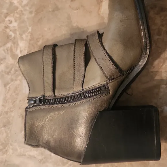FREE PEOPLE BASKE CALIFORNIA ROSCOE 3 BUCKLE BOOTS