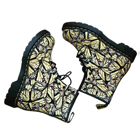 FREE PEOPLE  Dr. Martens 1460 Butterfly Lace Up Boots Size 6
