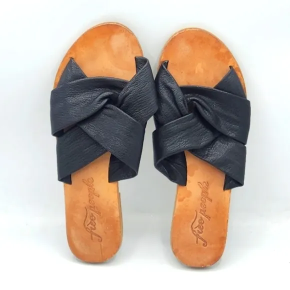 FREE PEOPLE RIO VISTA LEATHER FLAT SLIDE SANDALS SIZE 38, 7US