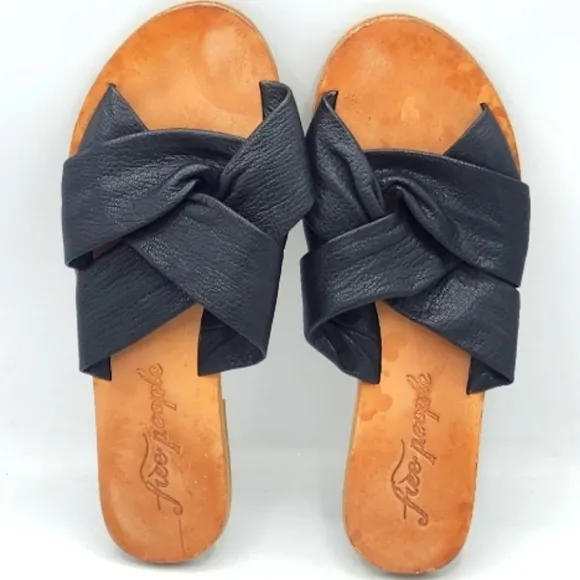 FREE PEOPLE RIO VISTA LEATHER FLAT SLIDE SANDALS SIZE 38, 7US