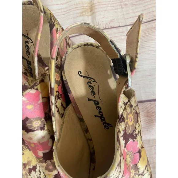 Free People Women's Ditsy Floral Slingback Bohemian Wedges - 40 (US 9)