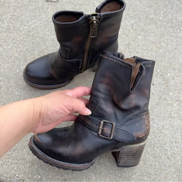 Freebird by Steven Carlito distressed leather ankle boots women’s size 7