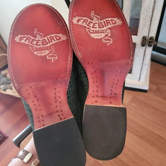 Freebird by Steven Mona Lisa Green Croco Leather Slip On Shoes, Women 8