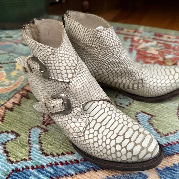 Freebird by Steven Saga Booties