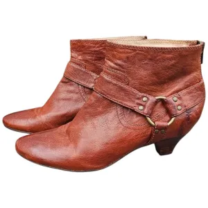 Frye 11 Steffi Harness Bootie Leather Brass Brown Congac Zip Kitten Heel Almond