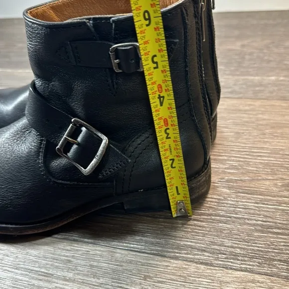 Frye black leather ankle boots woman’s size 6 (d77)