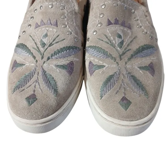 Frye Ivy Embroidered Sneakers size 10 Women's Studded Suede Slip On Shoes