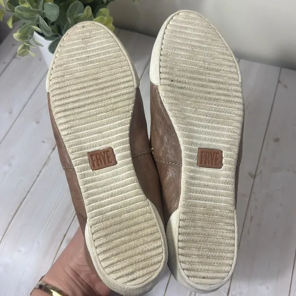 Frye Melanie Slip On Leather Loafers Women’s size 6