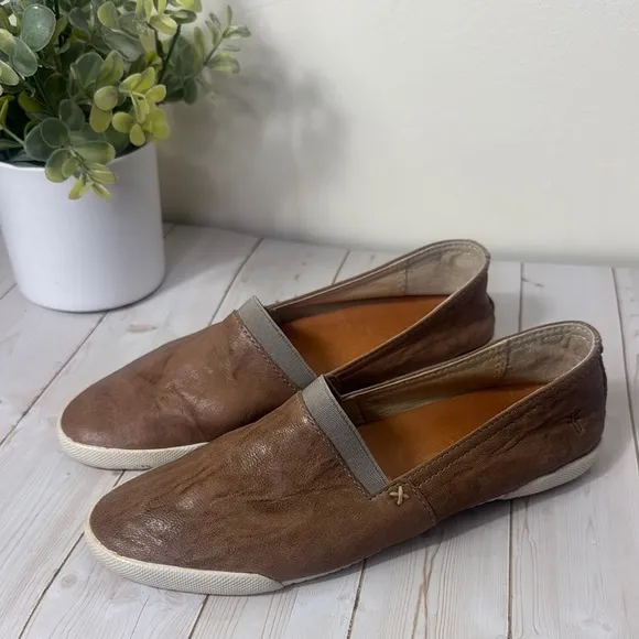 Frye Melanie Slip On Leather Loafers Women’s size 6