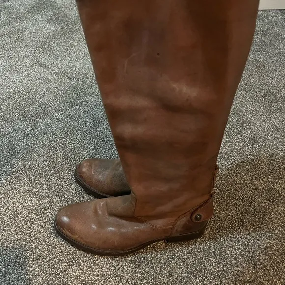 FRYE Melissa button back zip up boots