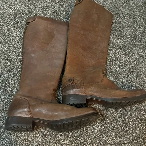 FRYE Melissa button back zip up boots