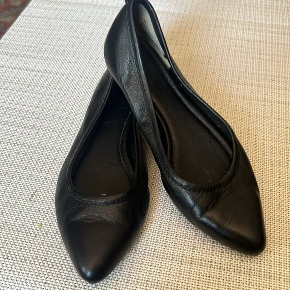 Frye Regina Ballet Flats Black Leather Pointed Toe Slip On Shoes Women Size 6