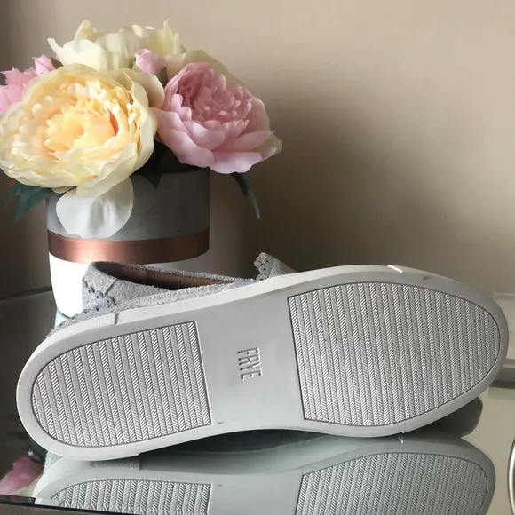 FRYE Suede Ivy Scallop Slip On Shoes Sneakers