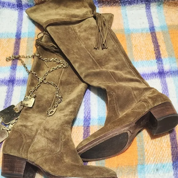 FRYE SZ 8 CLARA OTK SUEDE TASSEL BEIGE SIDE ZIP BOOTS 21&quot;  BEAUTIFUL RTL…