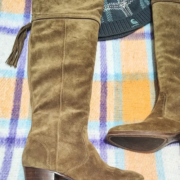 FRYE SZ 8 CLARA OTK SUEDE TASSEL BEIGE SIDE ZIP BOOTS 21&quot;  BEAUTIFUL RTL…