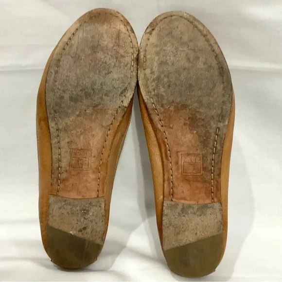 Frye Tan Leather ballet flats Sz 8.5 Carson Casual Neutral