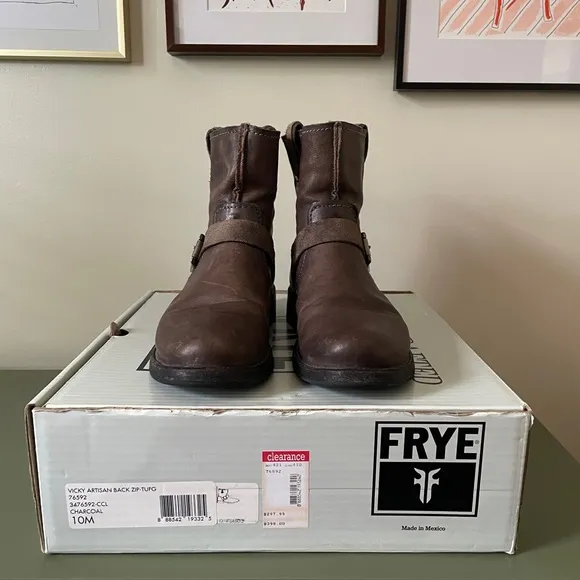 Frye Women's Vicky Artisan Back-Zip Boot