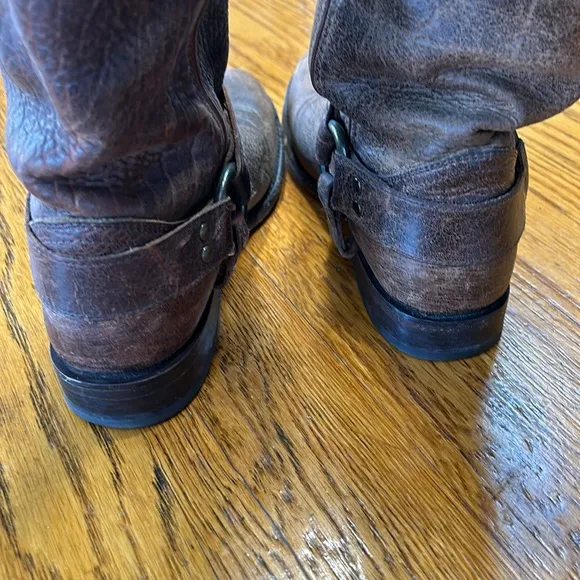 Frye Wyatt Harness distressed leather boots.  Size 7 Medium. Brown.