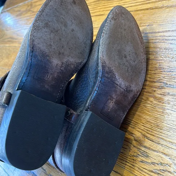 Frye Wyatt Harness distressed leather boots.  Size 7 Medium. Brown.