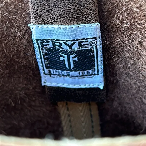 Frye Wyatt Harness distressed leather boots.  Size 7 Medium. Brown.