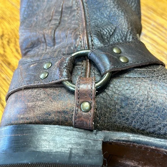 Frye Wyatt Harness distressed leather boots.  Size 7 Medium. Brown.