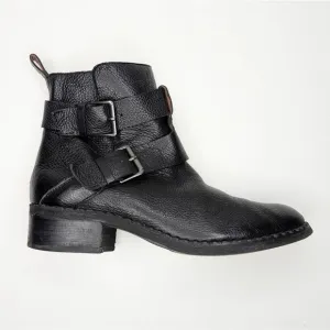 Gentle Souls ankle boots black leather moto buckle harness side zip size 8.5